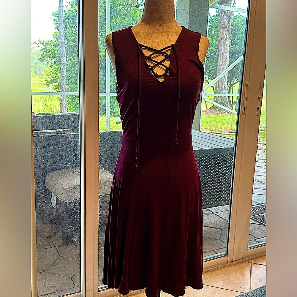M - Alya Burgundy Dress